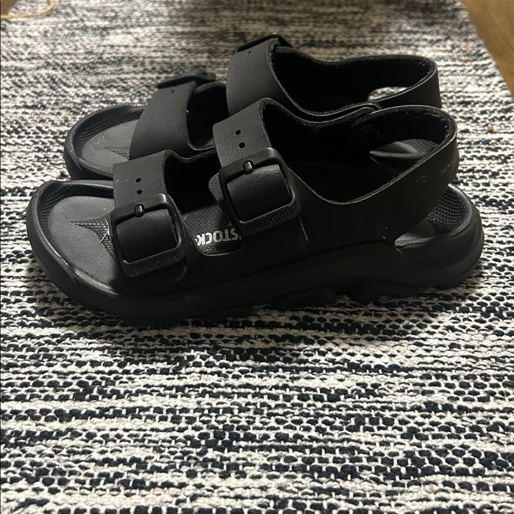 Birkenstock Mogami Kids all black size 30/12-12.5, like new condition - Picture 2 of 11